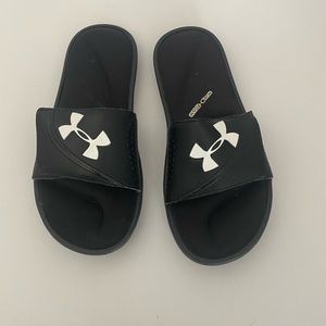Under Armour Slides Size 7
